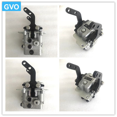 702-16-04250 7021604250 Excavator Parts Walking Foot Valve Pedal Assembly For PC120-6 PC200-6 PC210 PC240-8 PC360-6 PC360-7 PC360-8 পিসি120-6 পিসি200-6 পিসি210 পিসি240-8 পিসি360-6 পিসি360-7